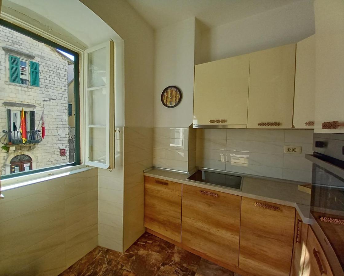 Old Town Sea Gate Apartment Kotor Exterior photo