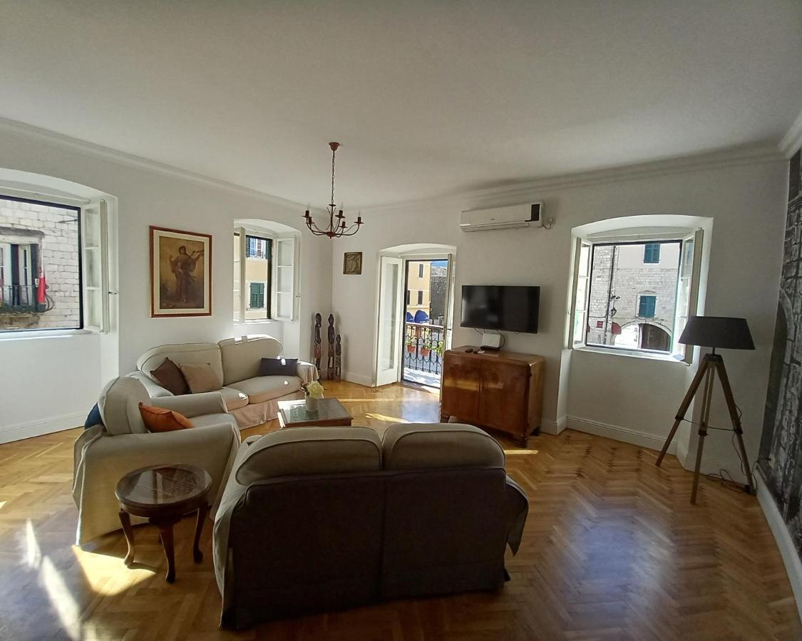 Old Town Sea Gate Apartment Kotor Exterior photo