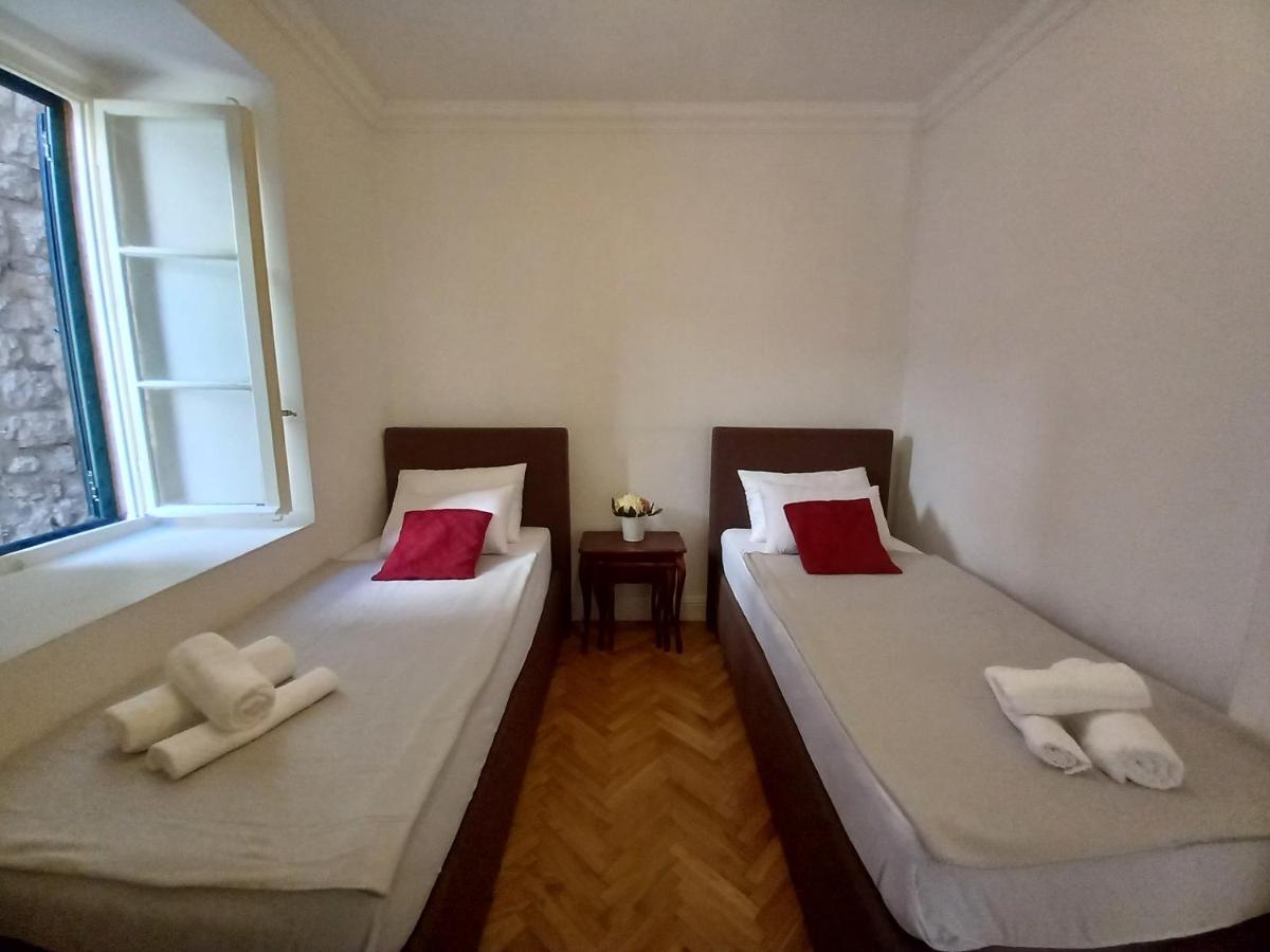 Old Town Sea Gate Apartment Kotor Exterior photo